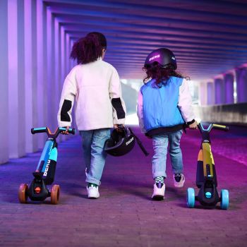 BERG Nexo mit LED MODUL faltbarer Kinderroller minze