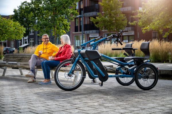 HUKA Orthros Duo Paralleltandem Elektro Dreirad blau